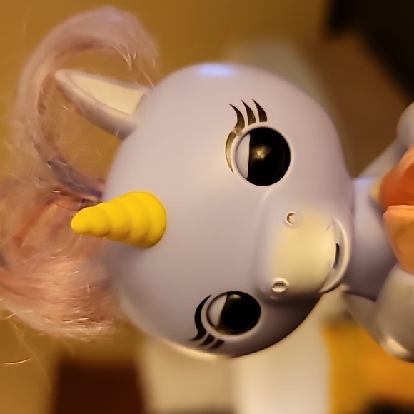 Wow Wee Untamed Fingerlings Baby Unicorn (purple) Interactive Electro… - Picture 4 of 5